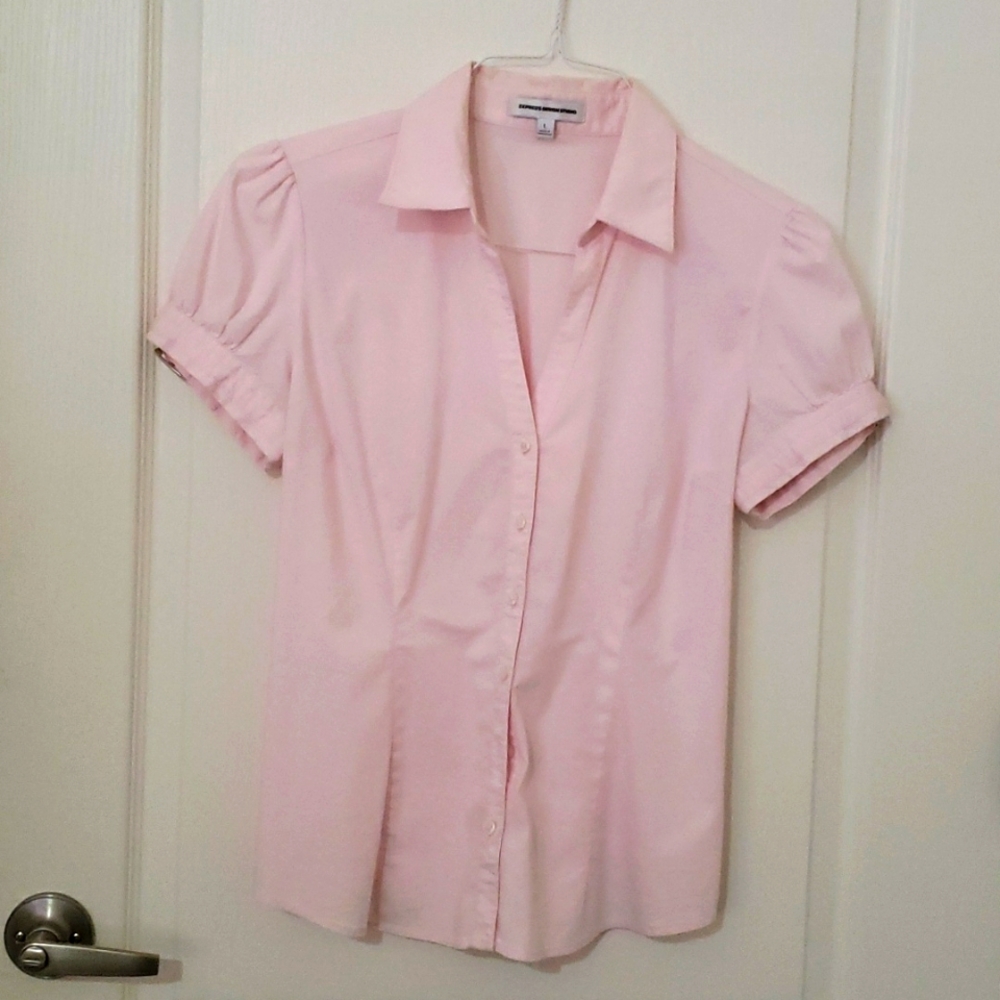 2 short sleeve button up shirts